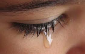 lacrimi si durere